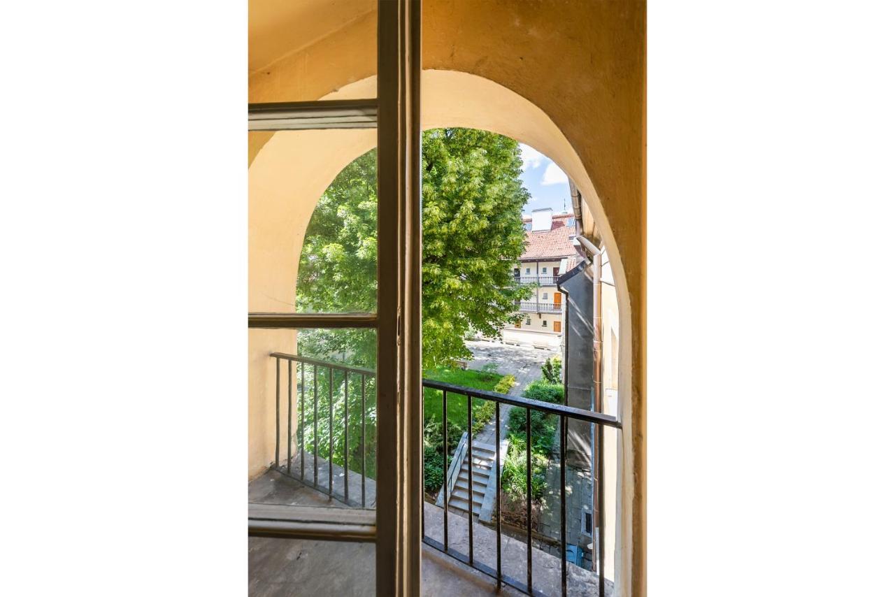 Comfortable Old Town Apartment Варшава Экстерьер фото